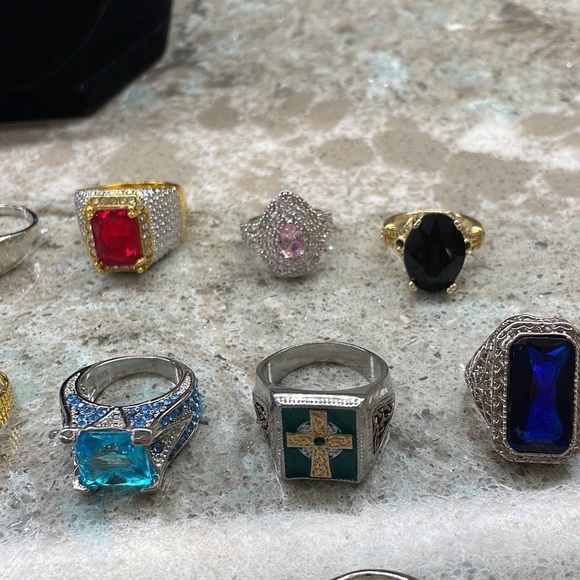 New with gift bag#* Fashion Rings
for Men and Women Pick a ring! - Picture 6 of 10